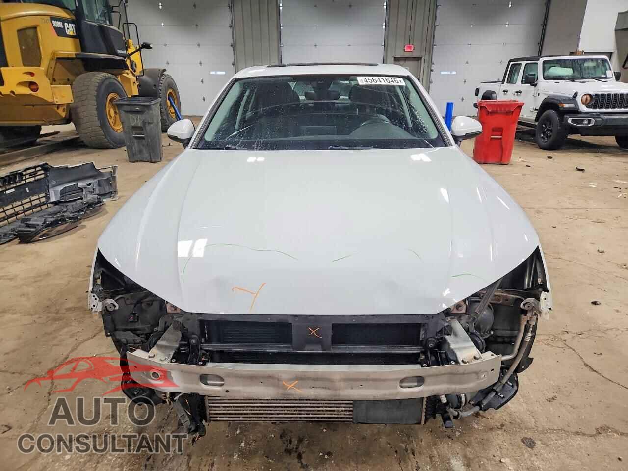 AUDI A4 2017 - WAUDNAF45HN046115