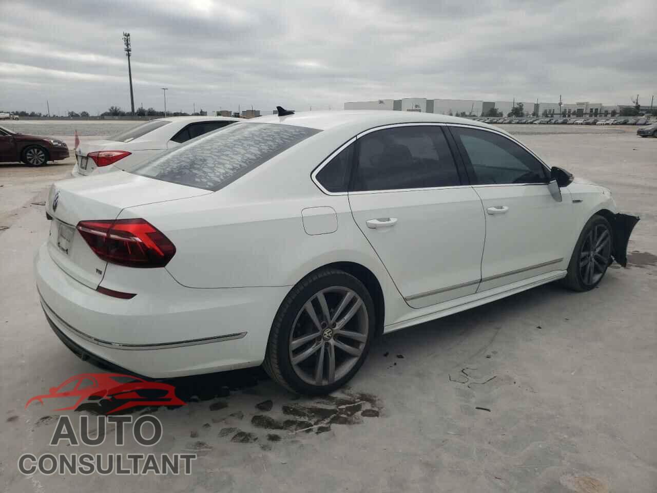 VOLKSWAGEN PASSAT 2017 - 1VWDT7A32HC010935