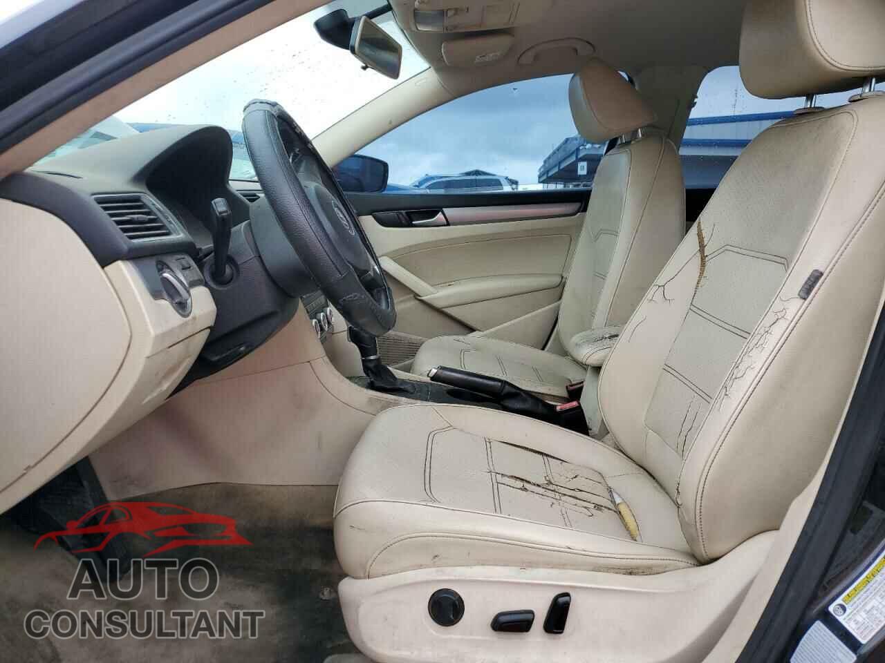 VOLKSWAGEN PASSAT 2015 - 1VWAT7A3XFC094101