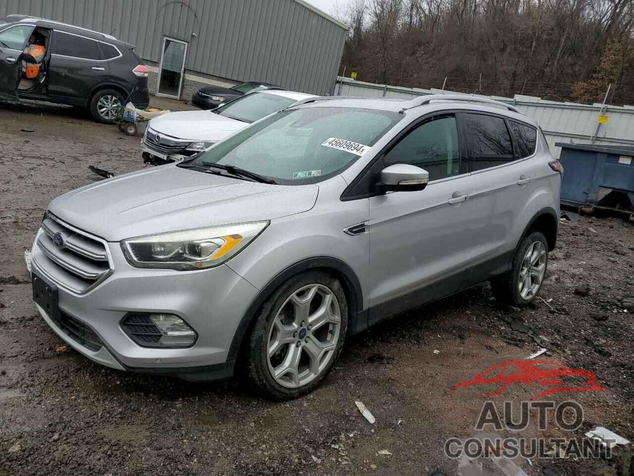 FORD ESCAPE 2017 - 1FMCU9J95HUD73165