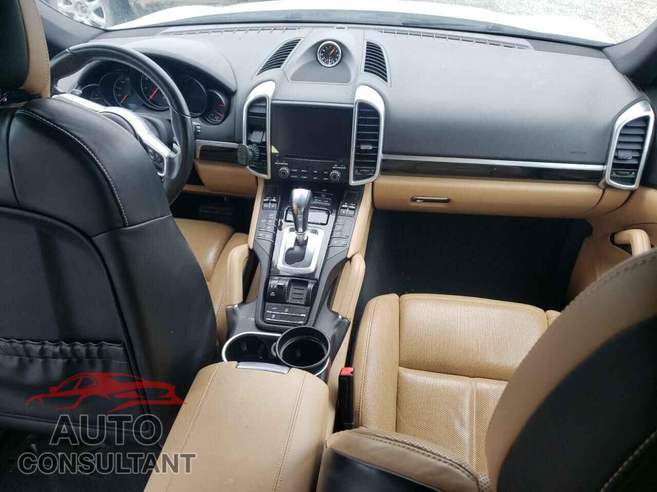 PORSCHE CAYENNE 2018 - WP1AA2A21JKA00249