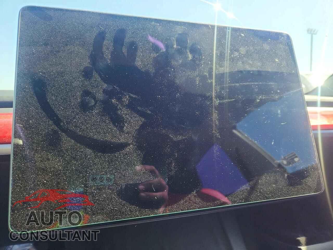 TESLA MODEL 3 2021 - 5YJ3E1EA8MF907401