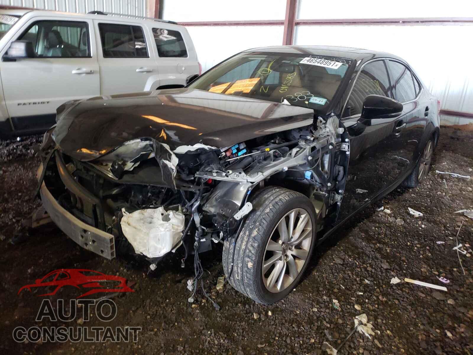 LEXUS IS 2016 - JTHBA1D26G5016383