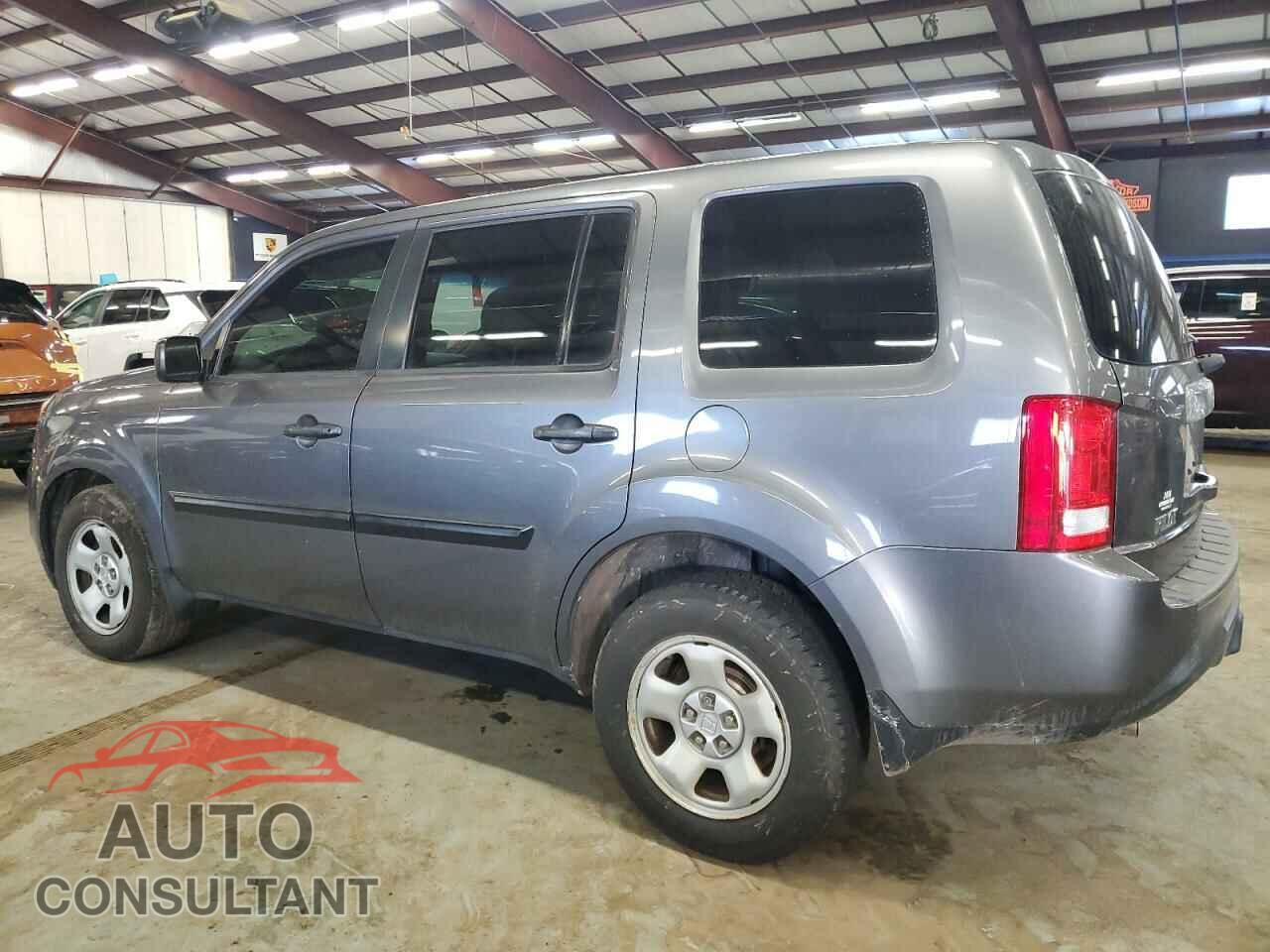 HONDA PILOT 2015 - 5FNYF4H28FB011384