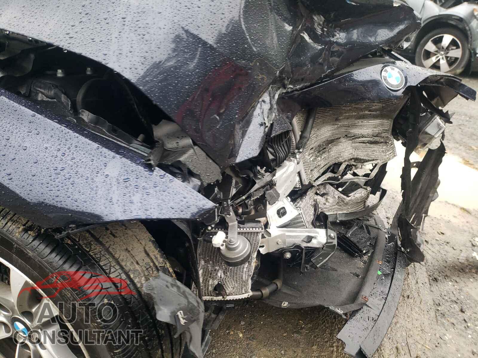 BMW 3 SERIES 2016 - WBA8E3G54GNU00550