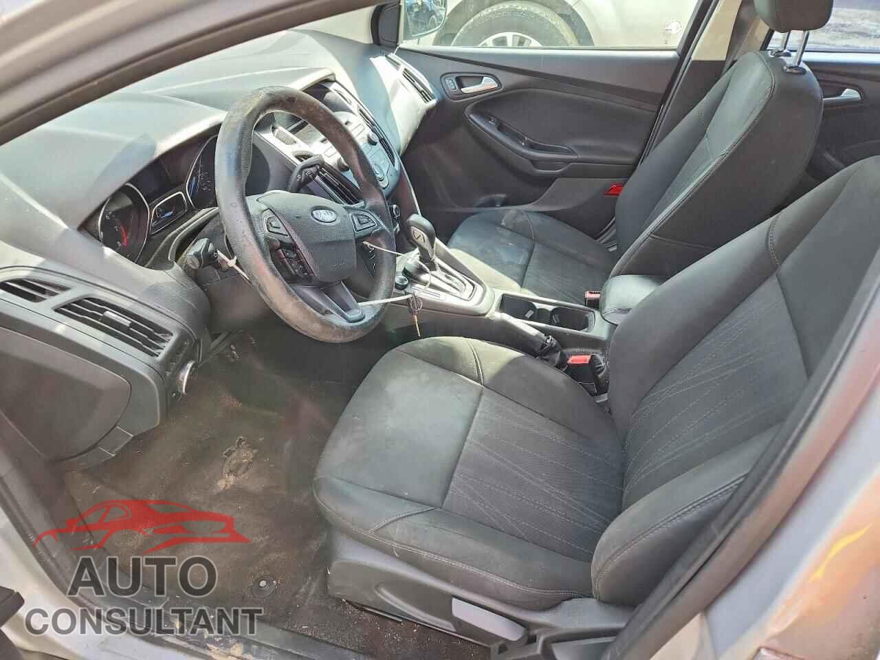 FORD FOCUS 2017 - 1FADP3F26HL249748