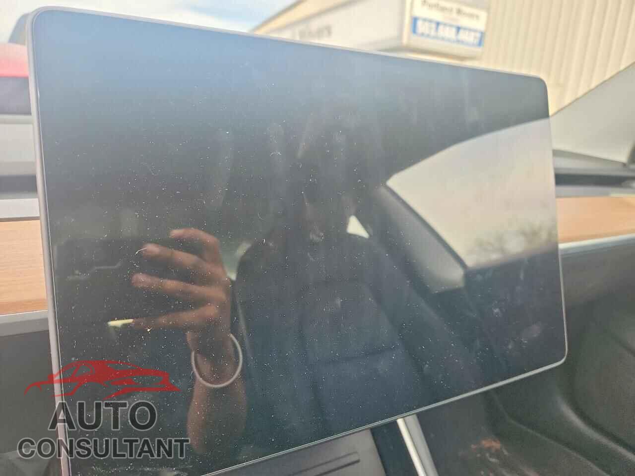 TESLA MODEL 3 2020 - 5YJ3E1EB3LF600290
