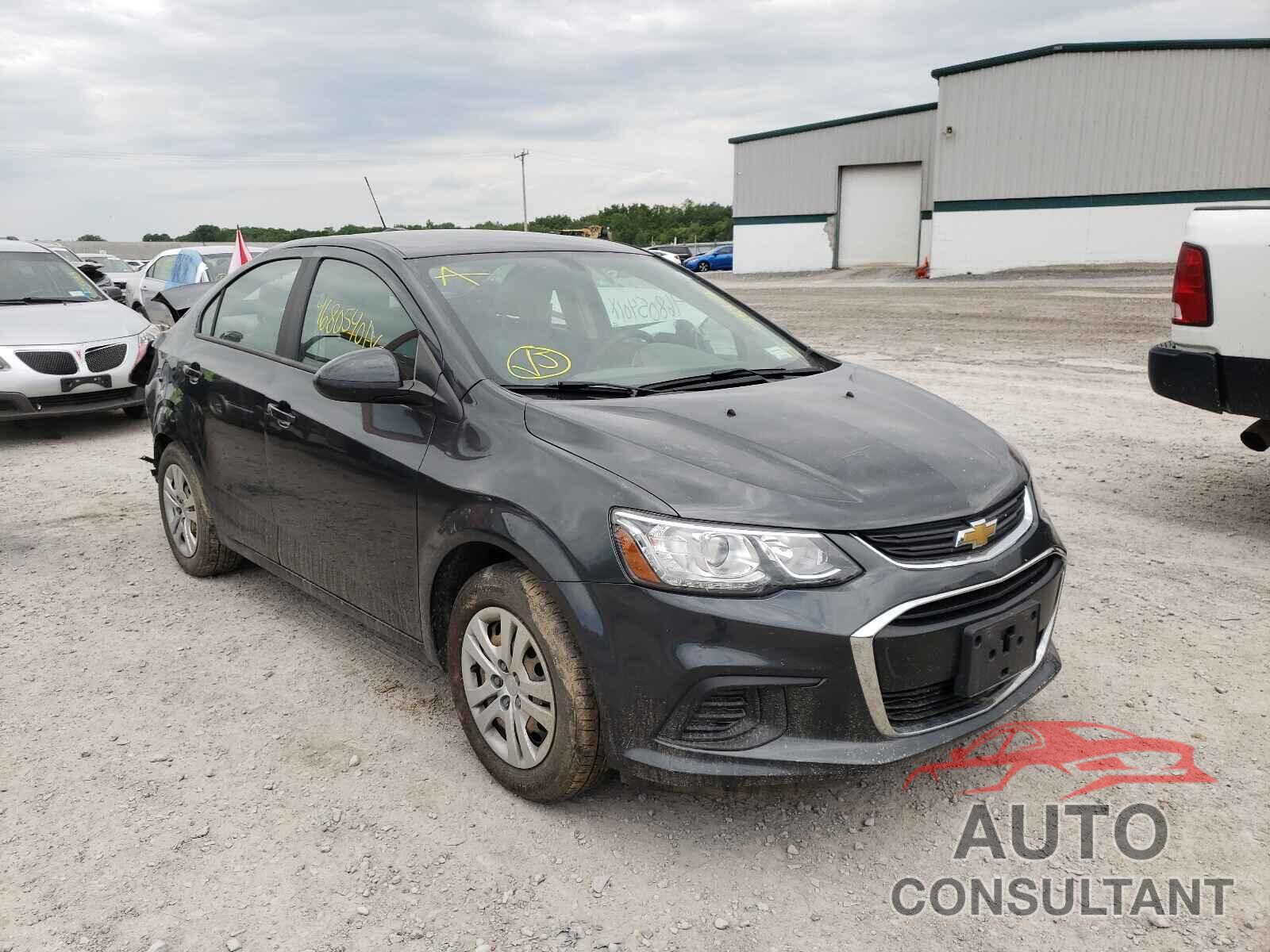CHEVROLET SONIC 2018 - 1G1JB5SG7J4106292