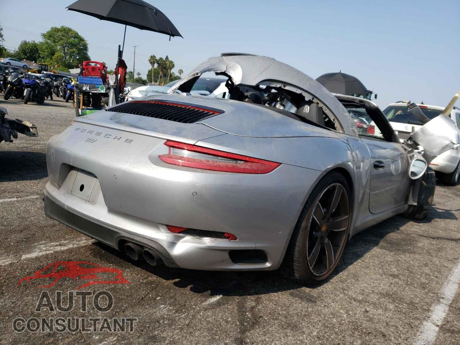 PORSCHE 911 2019 - WP0CA2A98KS129257