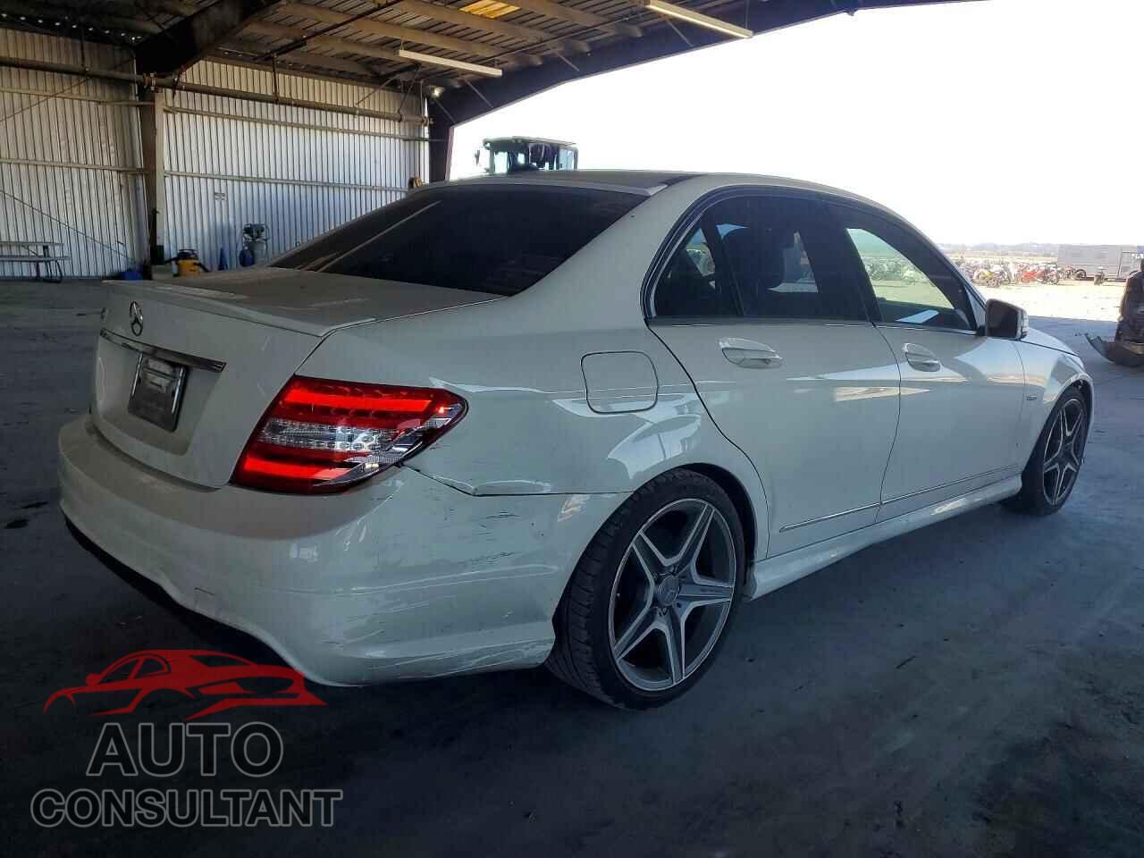 MERCEDES-BENZ C-CLASS 2012 - WDDGF4HB7CA606930