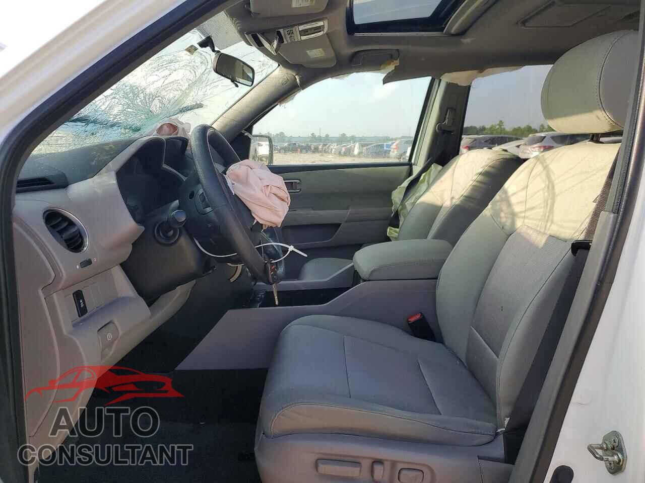 HONDA PILOT 2015 - 5FNYF3H32FB026899