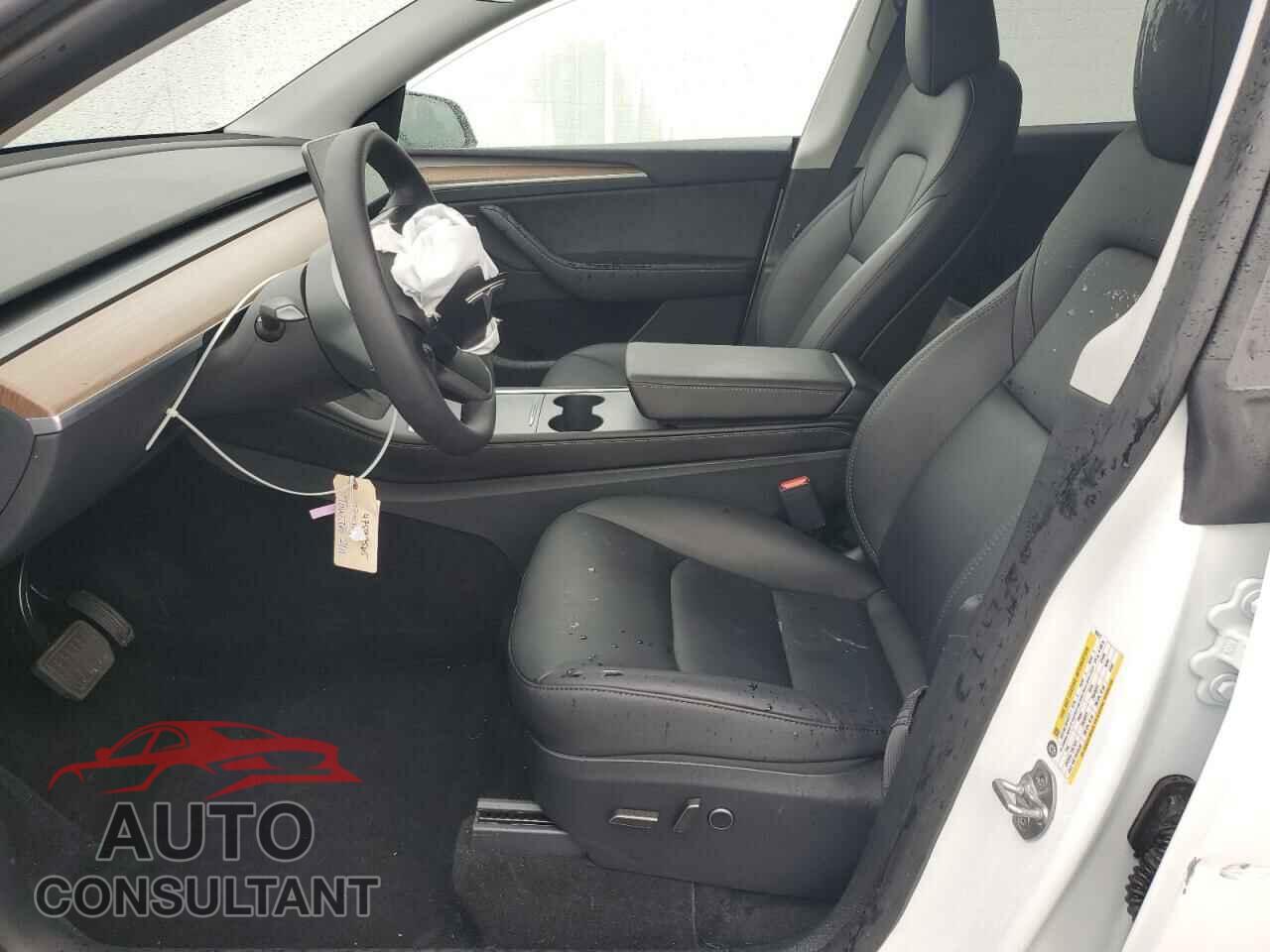 TESLA MODEL Y 2024 - 7SAYGDEE0RF165672