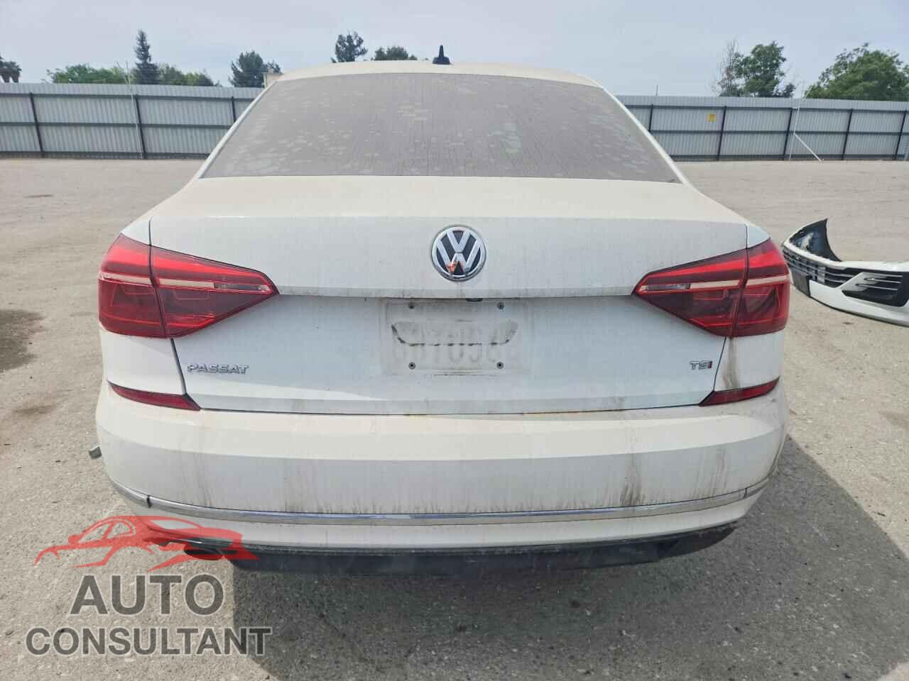 VOLKSWAGEN PASSAT 2018 - 1VWAA7A33JC010909