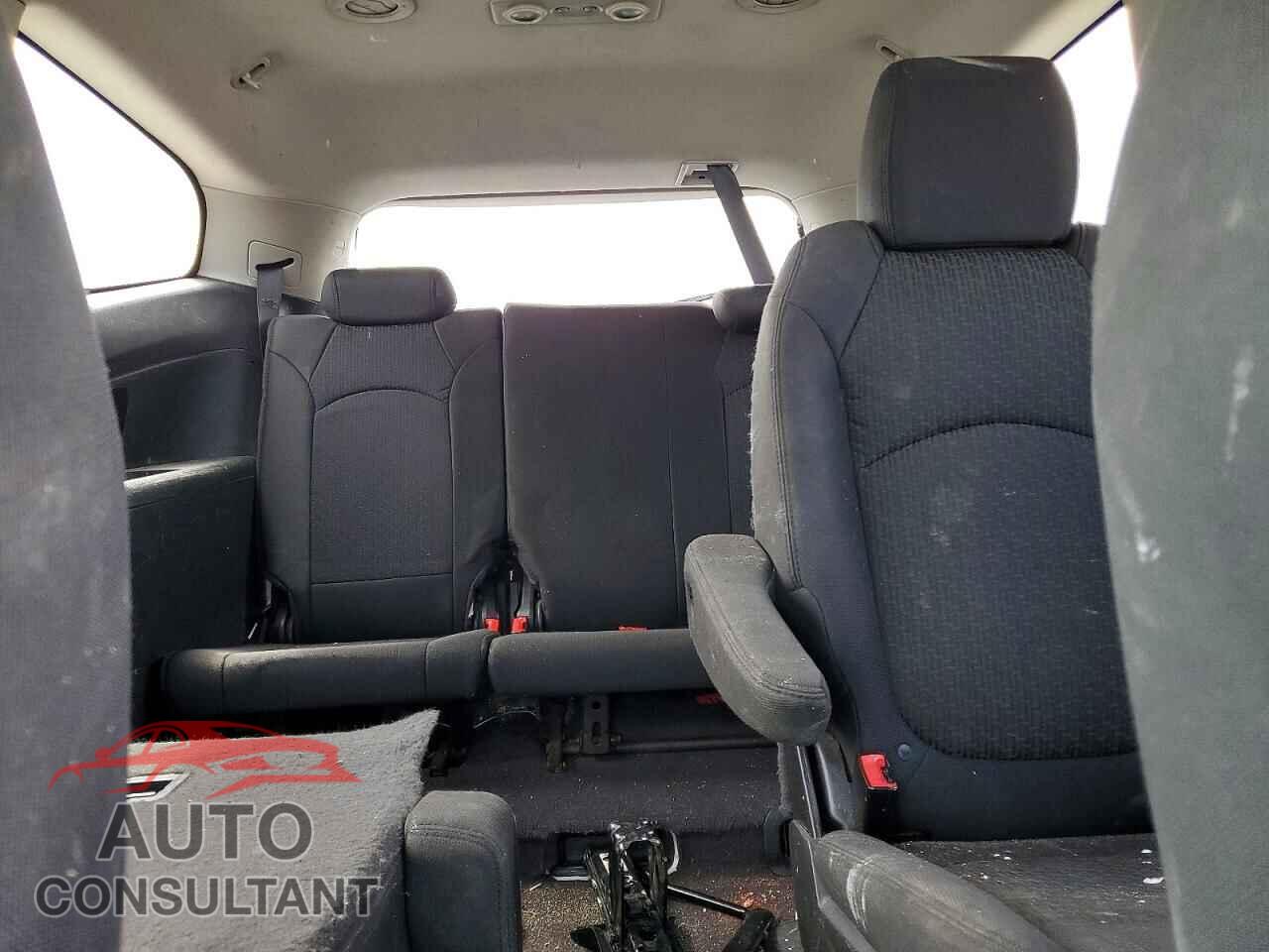 CHEVROLET TRAVERSE 2011 - 1GNKRJED2BJ111928