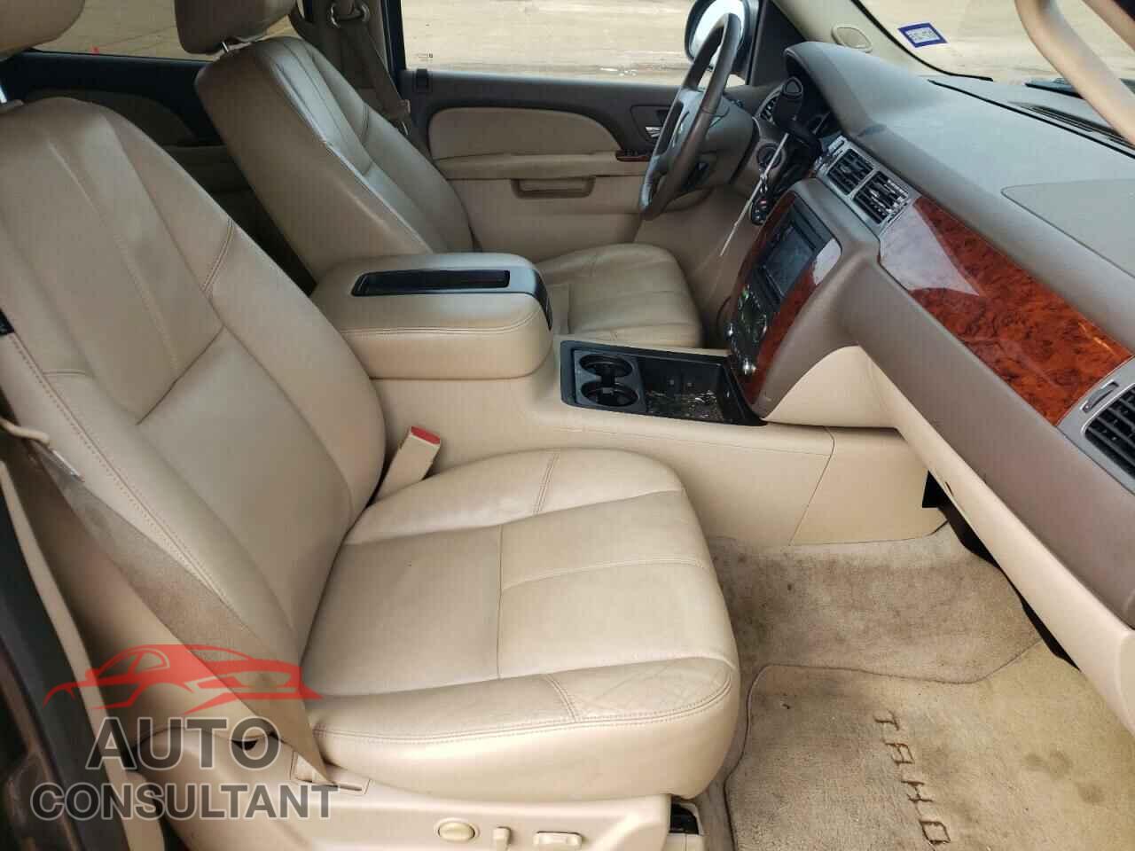 CHEVROLET TAHOE 2012 - 1GNSCBE09CR272140