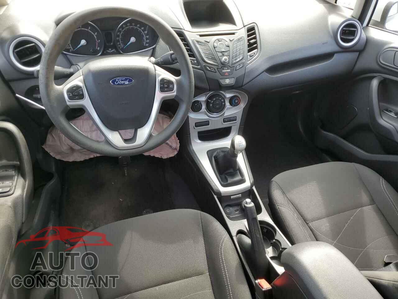 FORD FIESTA 2017 - 3FADP4EJ4HM145966