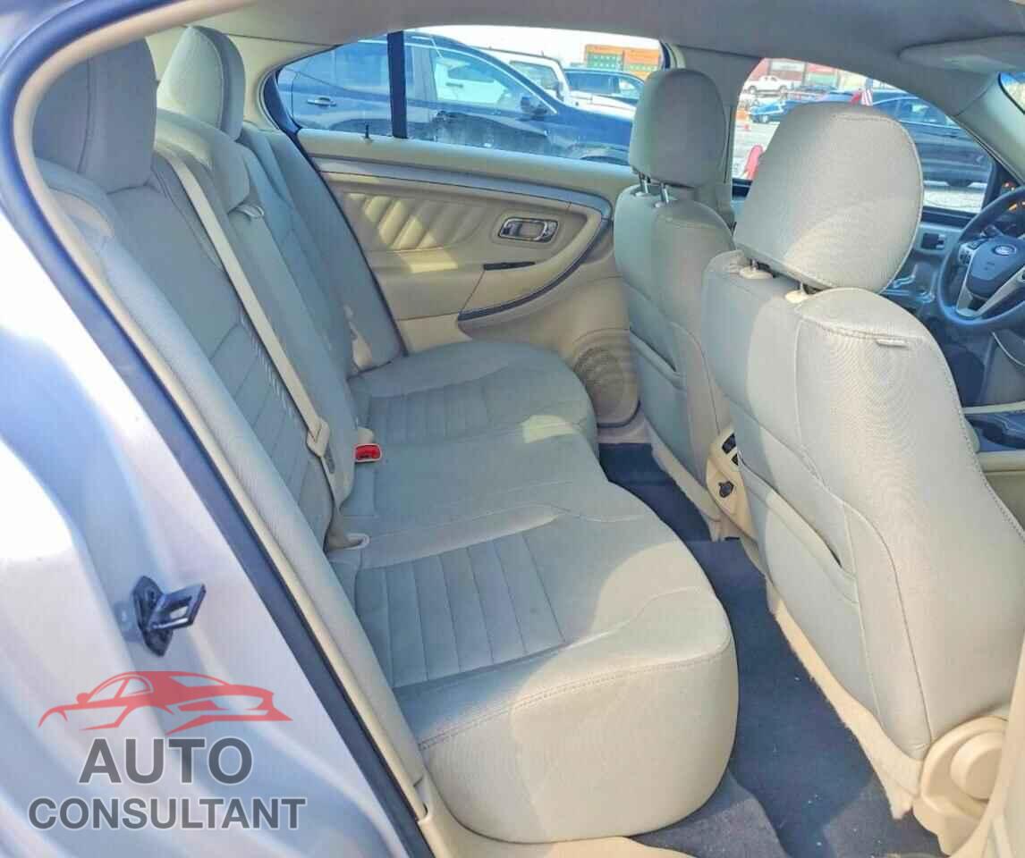 FORD TAURUS 2018 - 1FAHP2D84JG136446