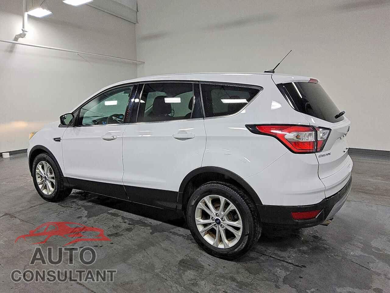 FORD ESCAPE 2017 - 1FMCU9GD8HUC52108