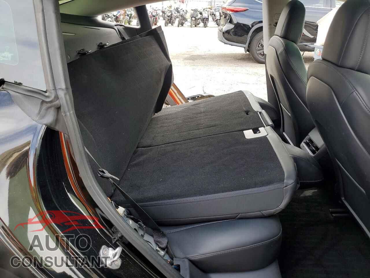 TESLA MODEL 3 2021 - 5YJ3E1EC9MF860672
