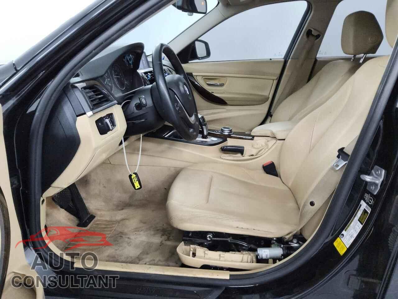 BMW 3 SERIES 2015 - WBA3C1C53FP116842