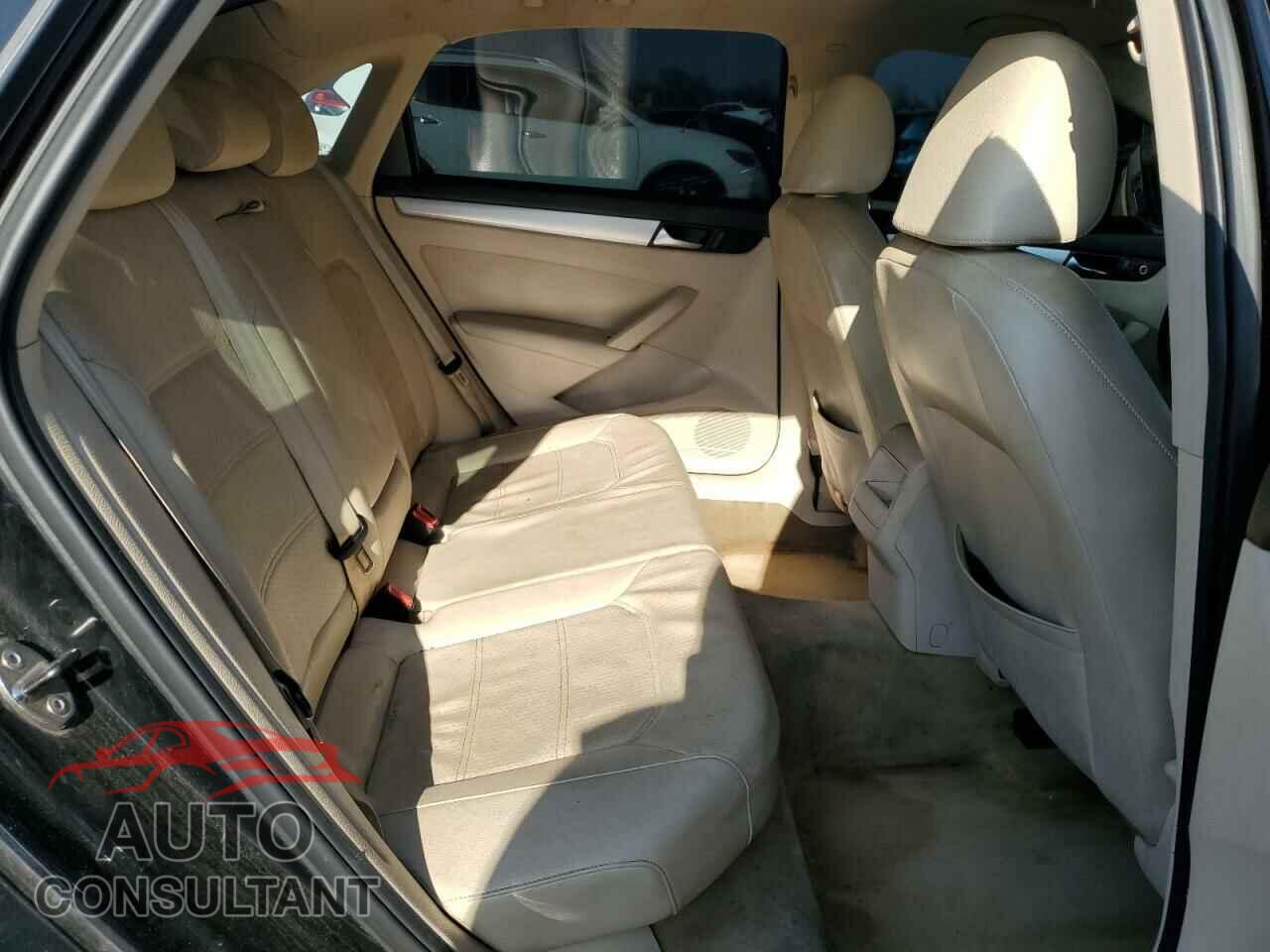 VOLKSWAGEN PASSAT 2012 - 1VWBN7A33CC090126
