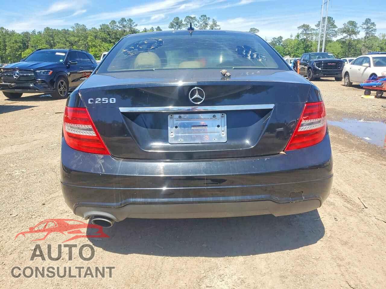 MERCEDES-BENZ C-CLASS 2013 - WDDGF4HB4DR254005