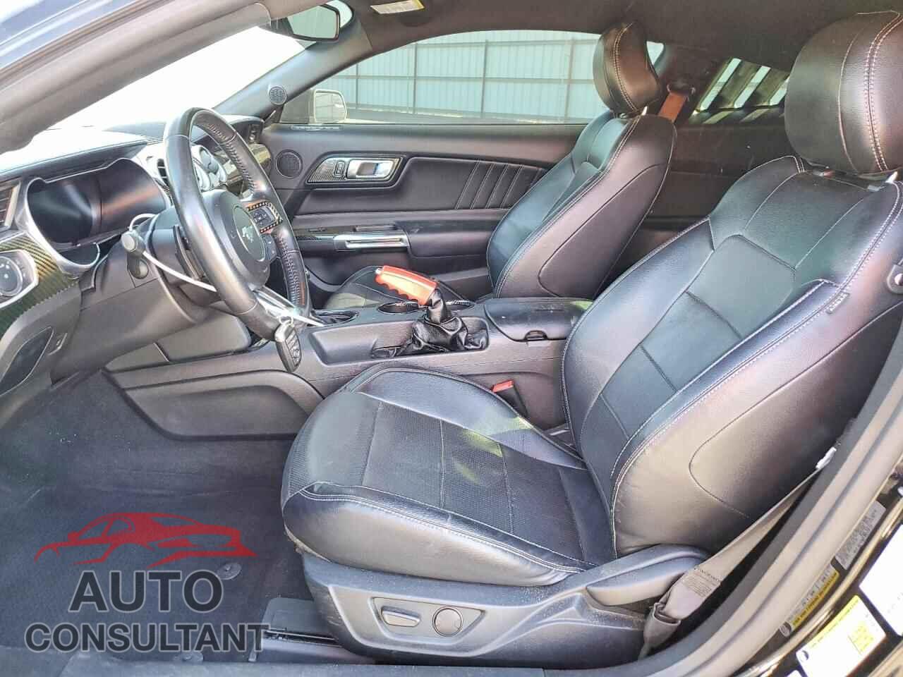 FORD MUSTANG 2020 - 1FA6P8CF6L5136327