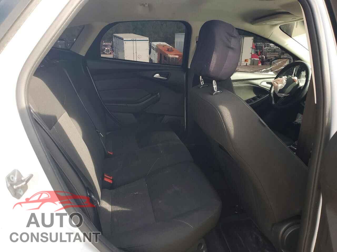 FORD FOCUS 2017 - 1FADP3K20HL286669
