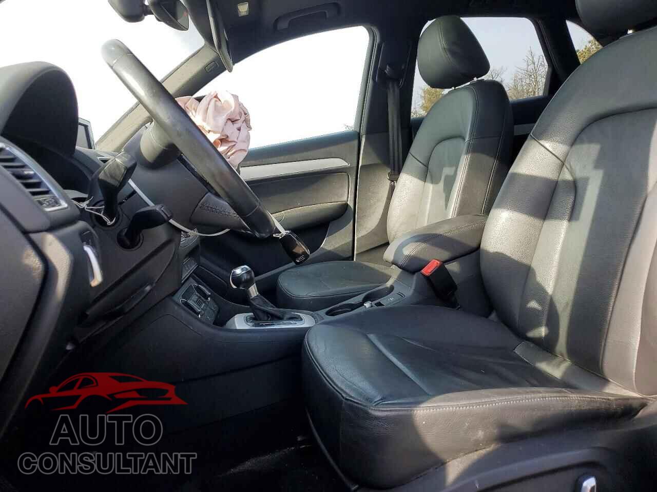 AUDI Q3 2018 - WA1ECCFS6JR017187
