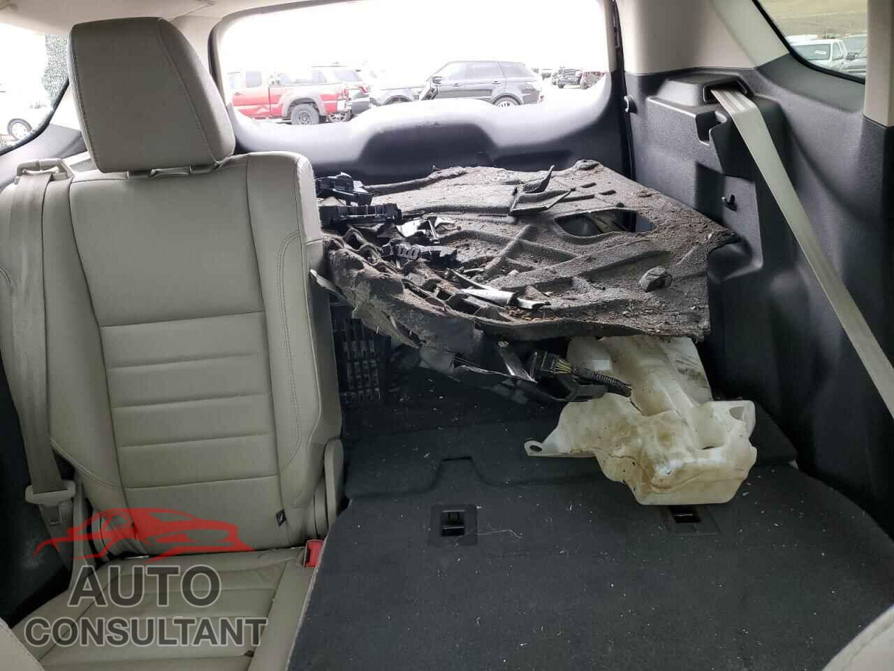 FORD ESCAPE 2015 - 1FMCU9J90FUC67087