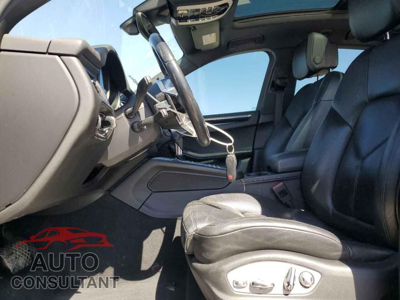 PORSCHE MACAN 2018 - WP1AB2A52JLB32325