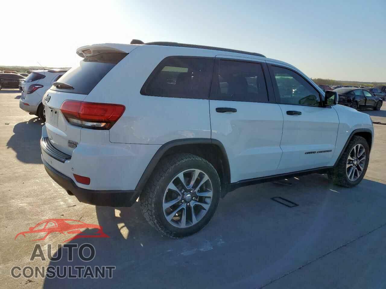 JEEP GRAND CHER 2018 - 1C4RJEBG4JC368564