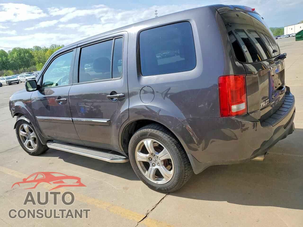 HONDA PILOT 2013 - 5FNYF4H56DB045444