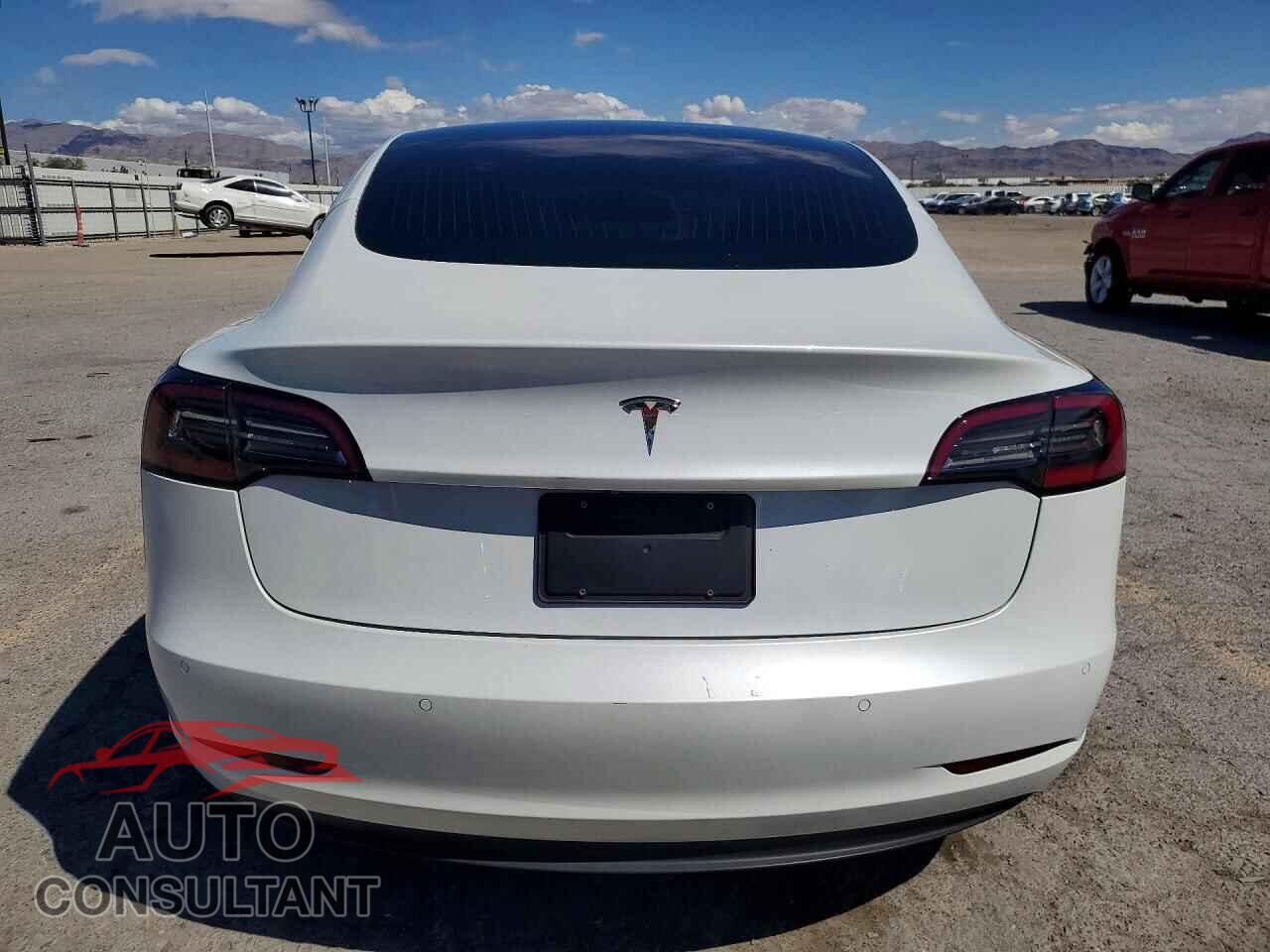 TESLA MODEL 3 2020 - 5YJ3E1EA4LF740095
