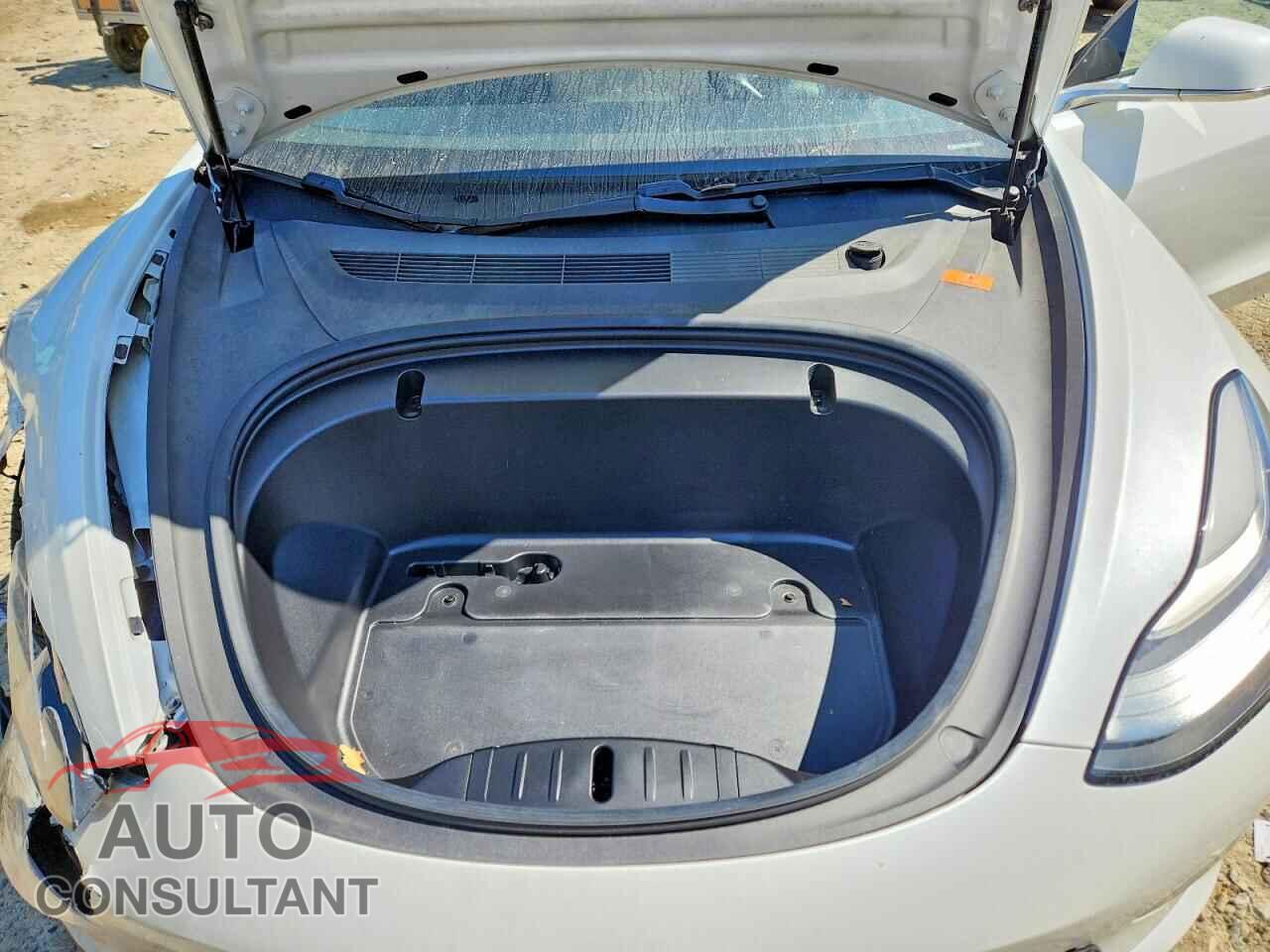 TESLA MODEL 3 2020 - 5YJ3E1EC4LF623845