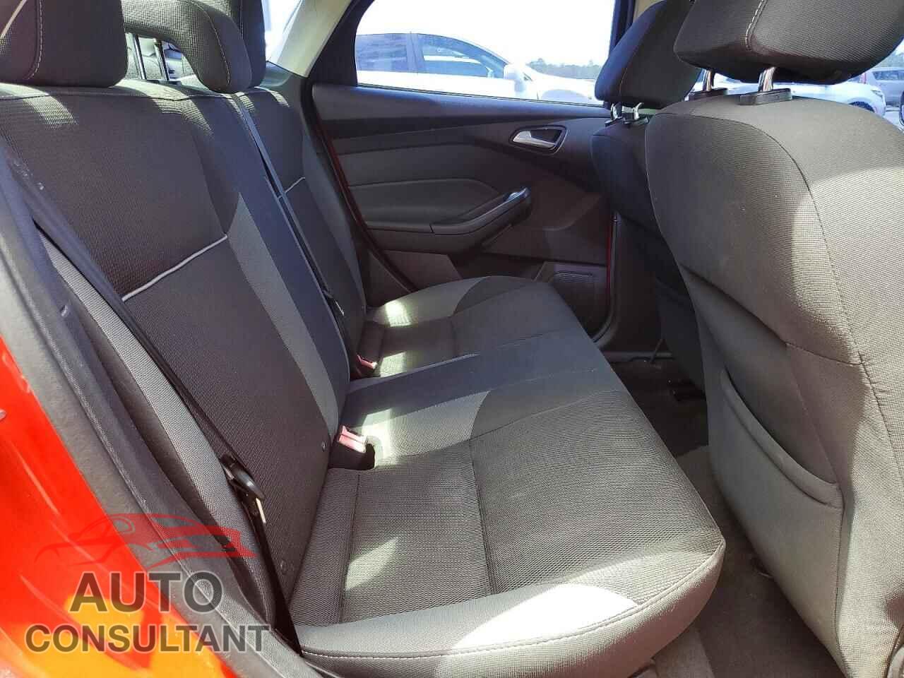 FORD FOCUS 2014 - 1FADP3F26EL249017