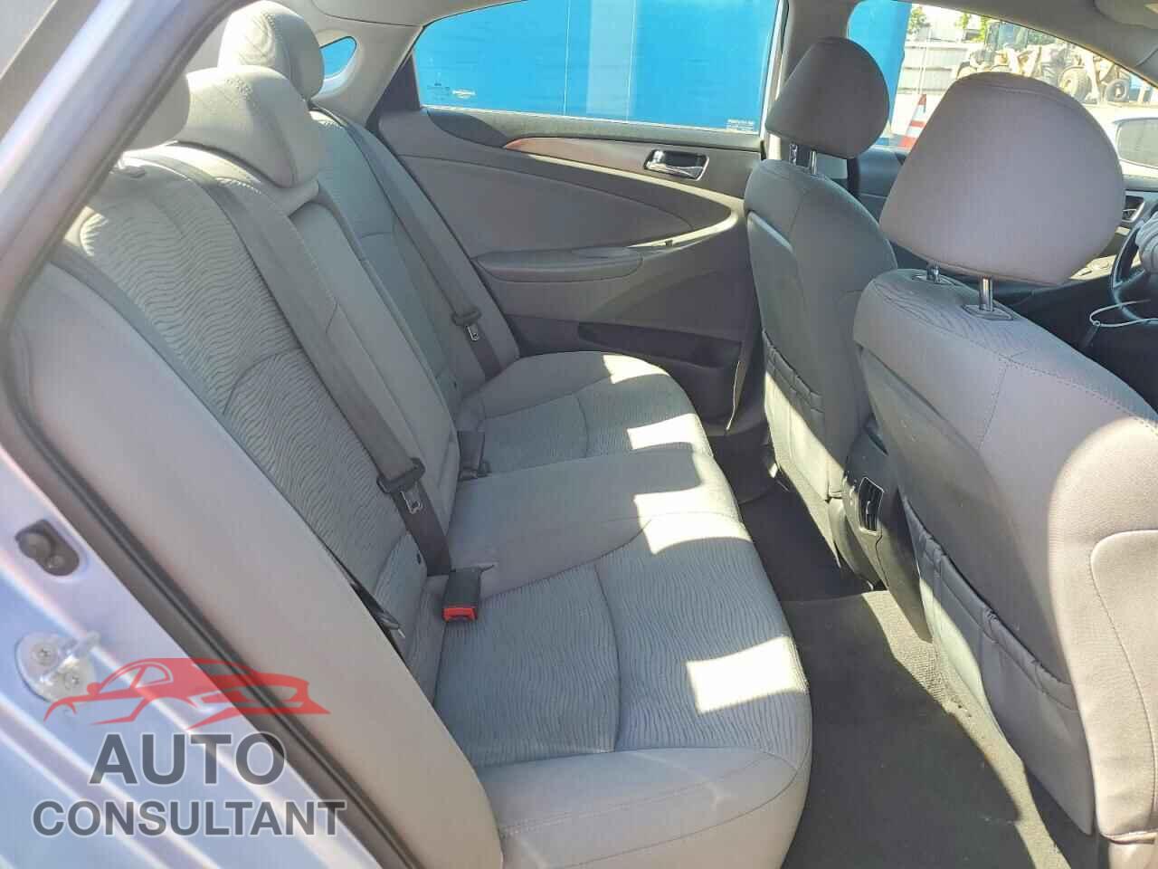 HYUNDAI SONATA 2013 - KMHEC4A42DA093329