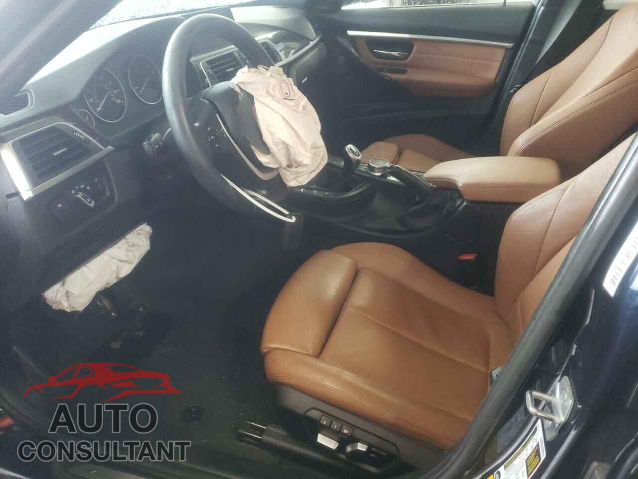 BMW 3 SERIES 2017 - WBA8B3C30HK384475