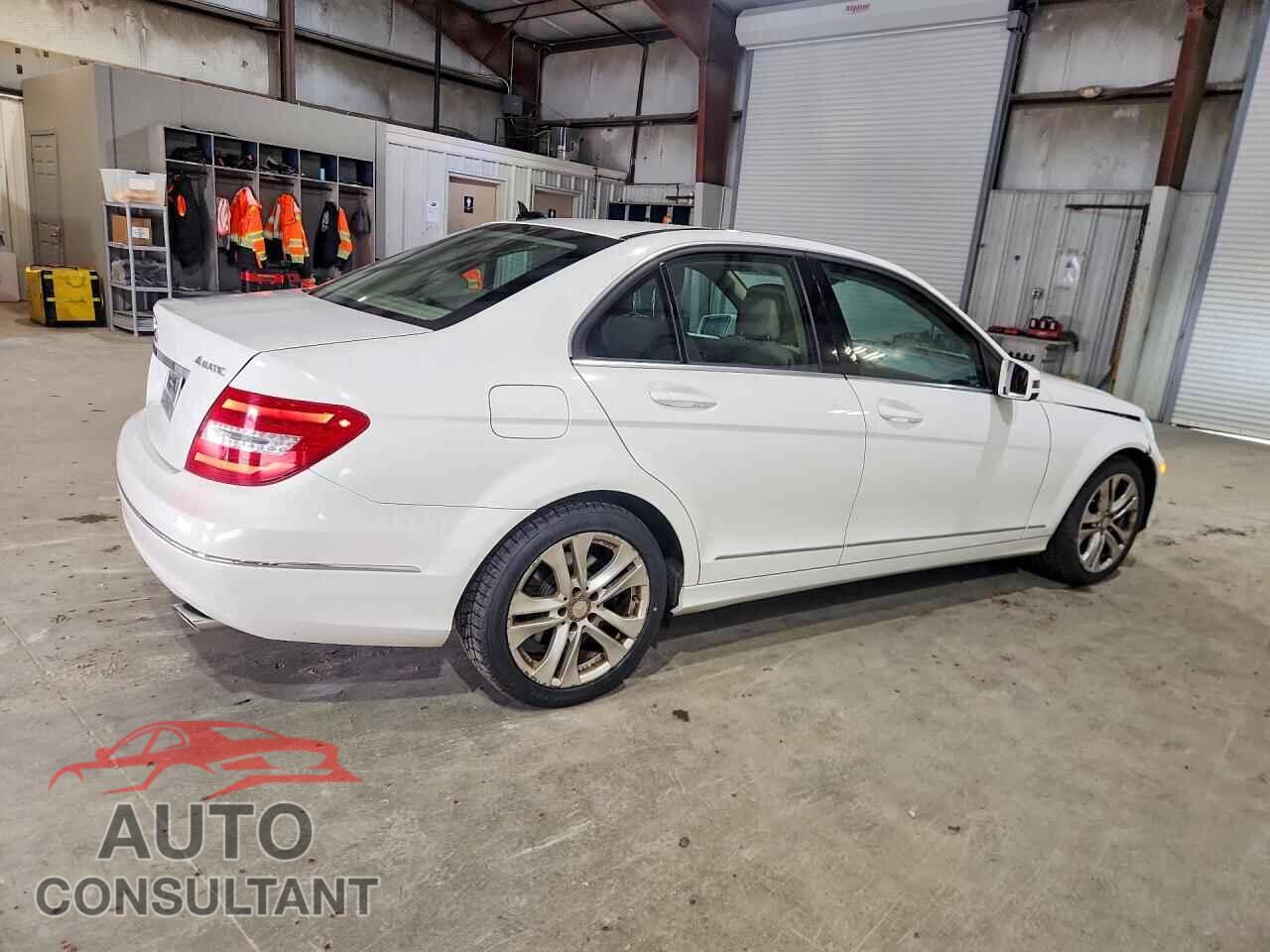 MERCEDES-BENZ C-CLASS 2013 - WDDGF8AB3DA838248