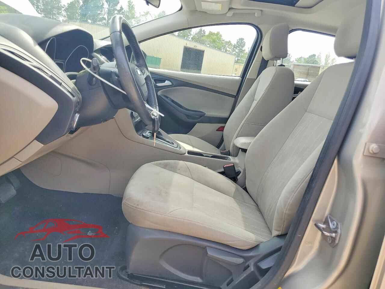 FORD FOCUS 2015 - 1FADP3K22FL267442