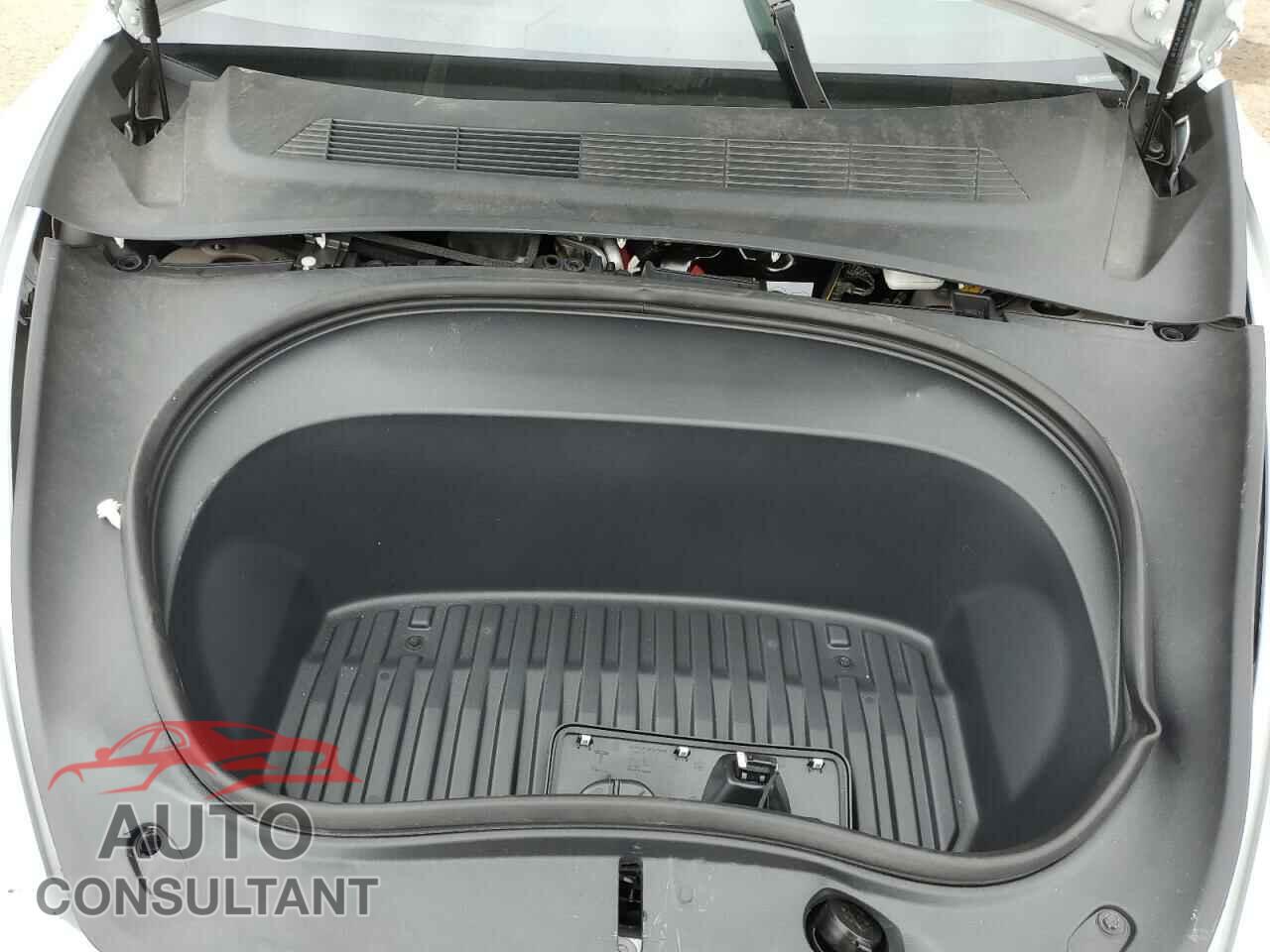 TESLA MODEL 3 2024 - 5YJ3E1EA9RF848673