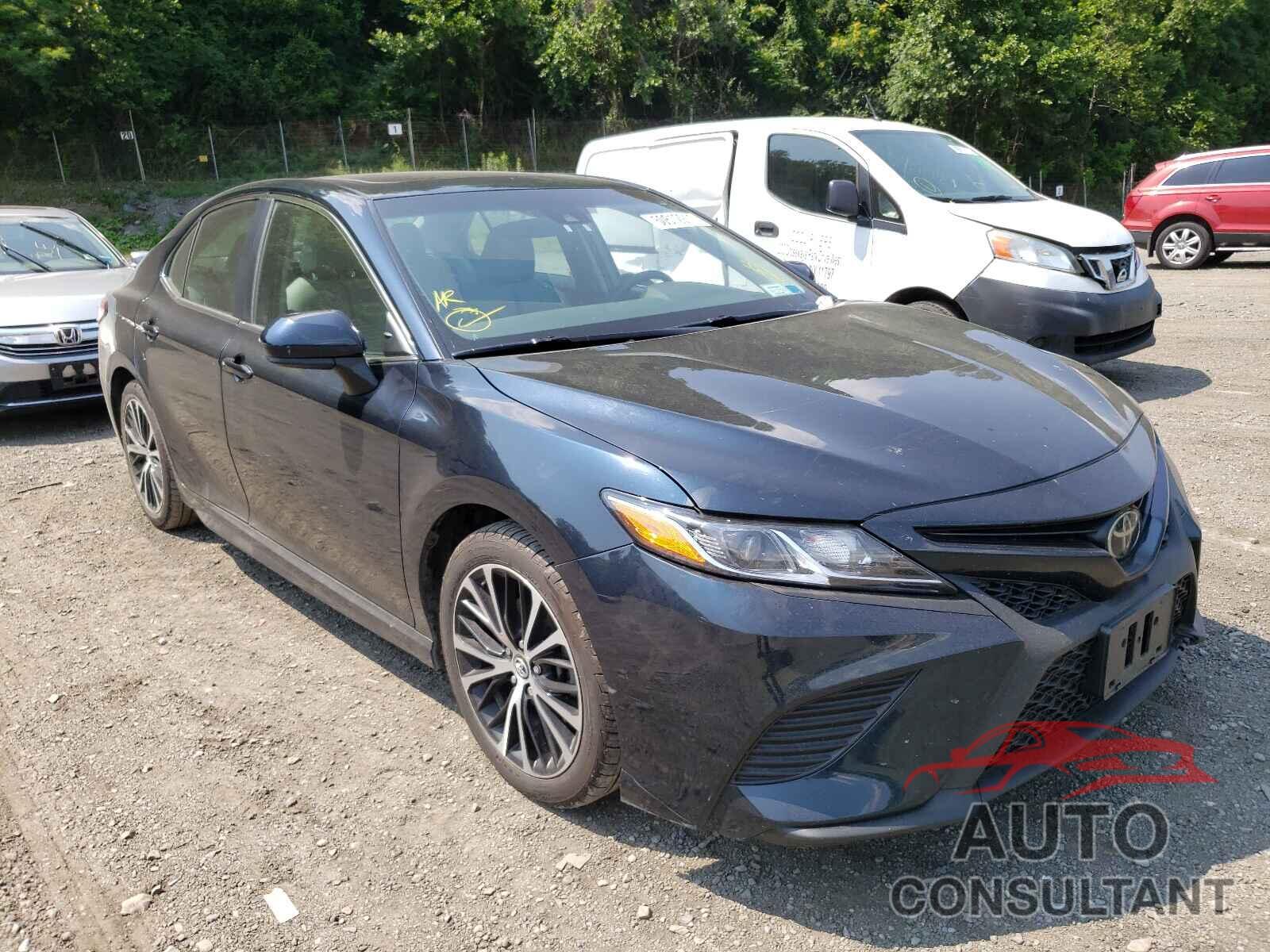 TOYOTA CAMRY 2018 - 4T1B11HK4JU607719