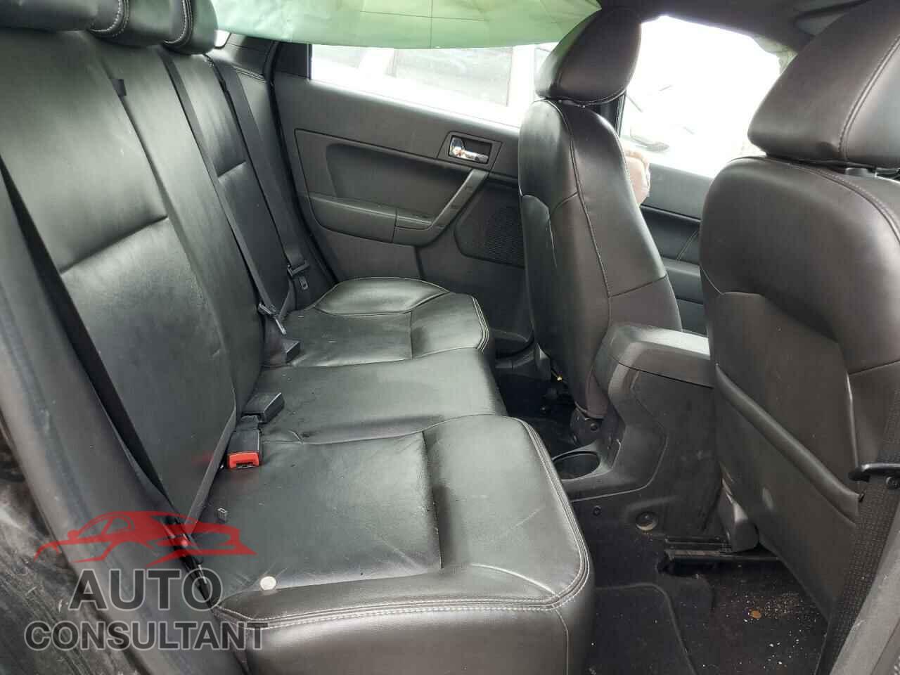 FORD FOCUS 2011 - 1FAHP3GN8BW135539