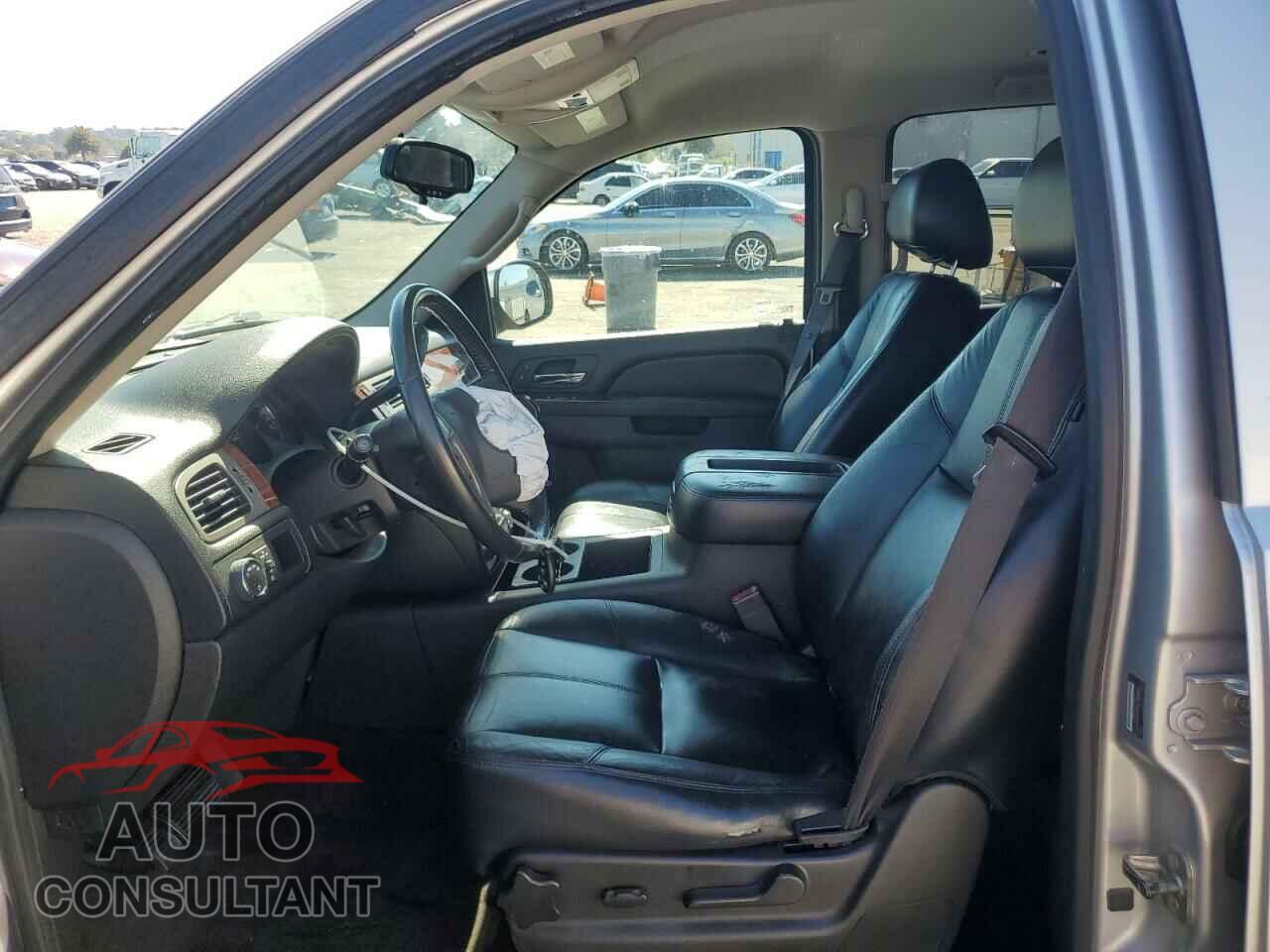 CHEVROLET TAHOE 2012 - 1GNSCBE03CR123786