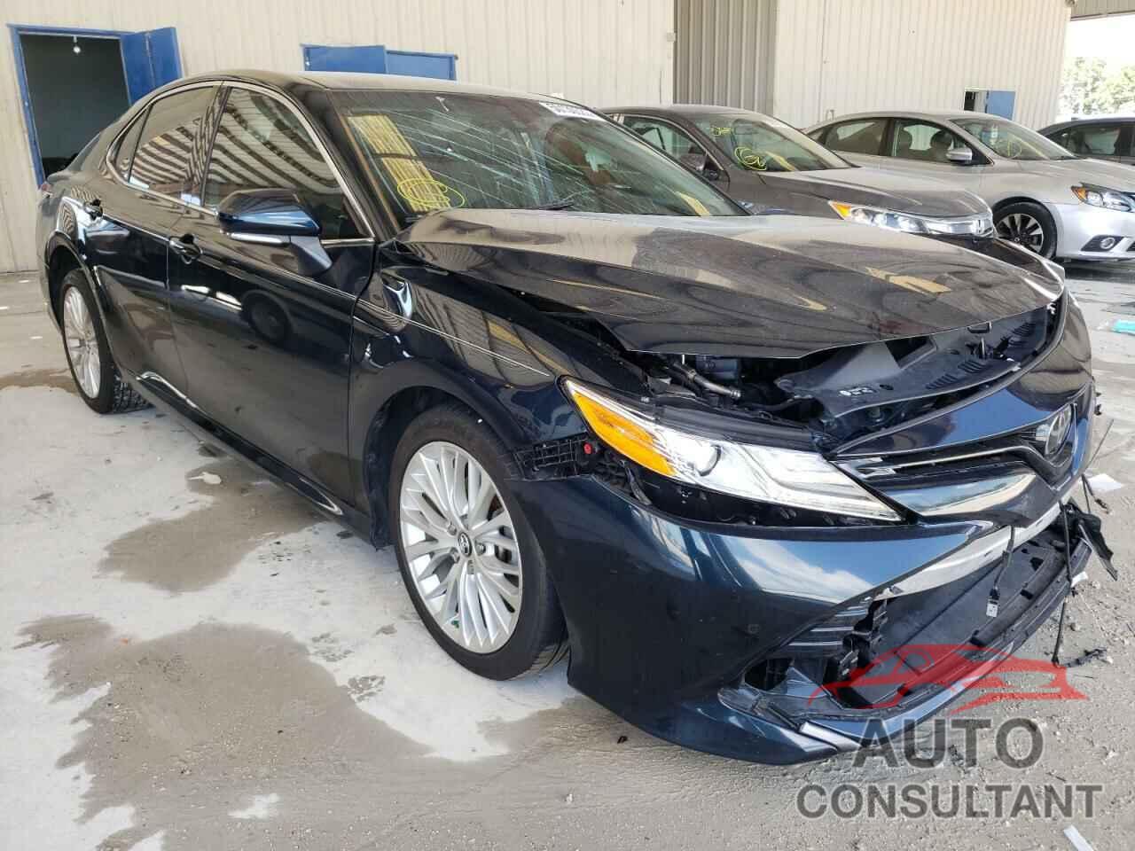 TOYOTA CAMRY 2018 - 4T1B11HK6JU622531