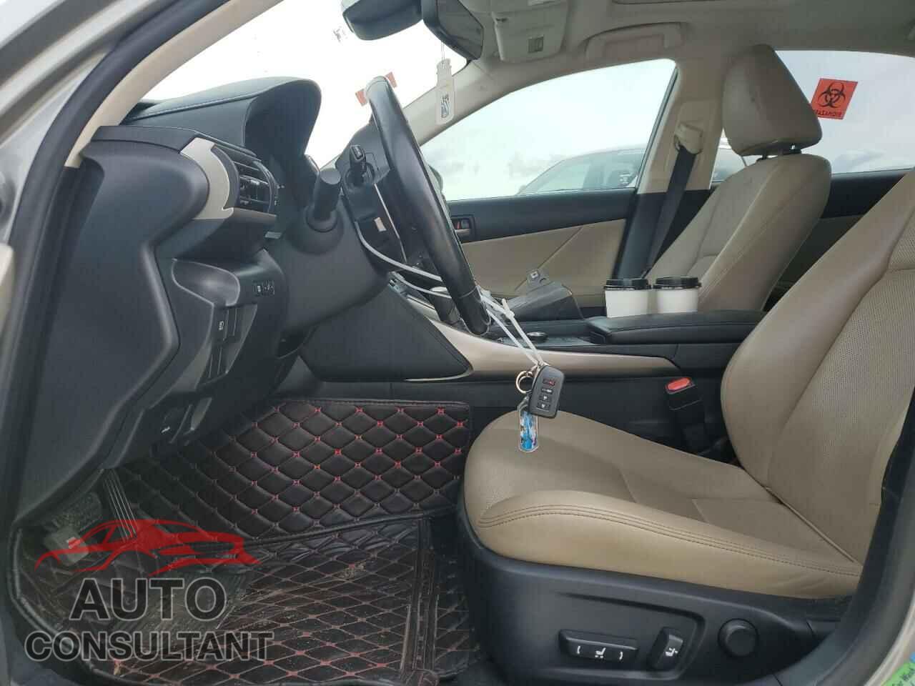 LEXUS IS 2017 - JTHBA1D23H5057734