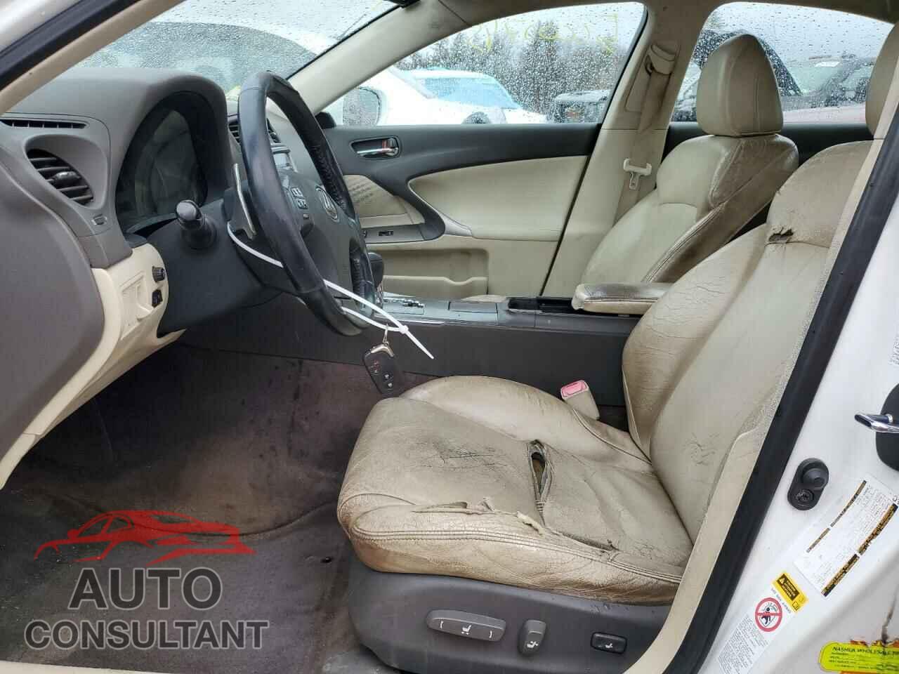 LEXUS IS 2009 - JTHCK262395030121