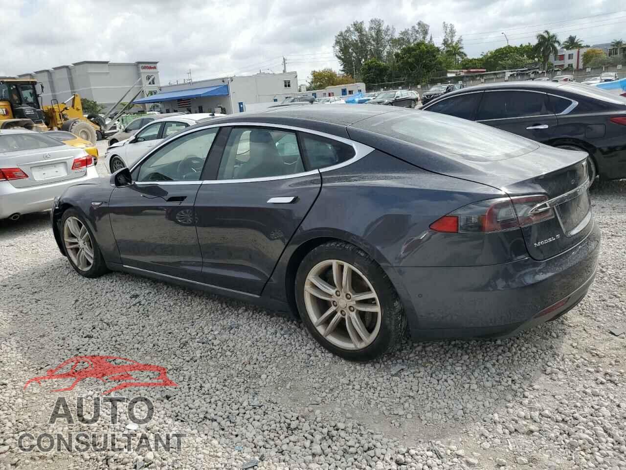 TESLA MODEL S 2015 - 5YJSA1E26FF109725
