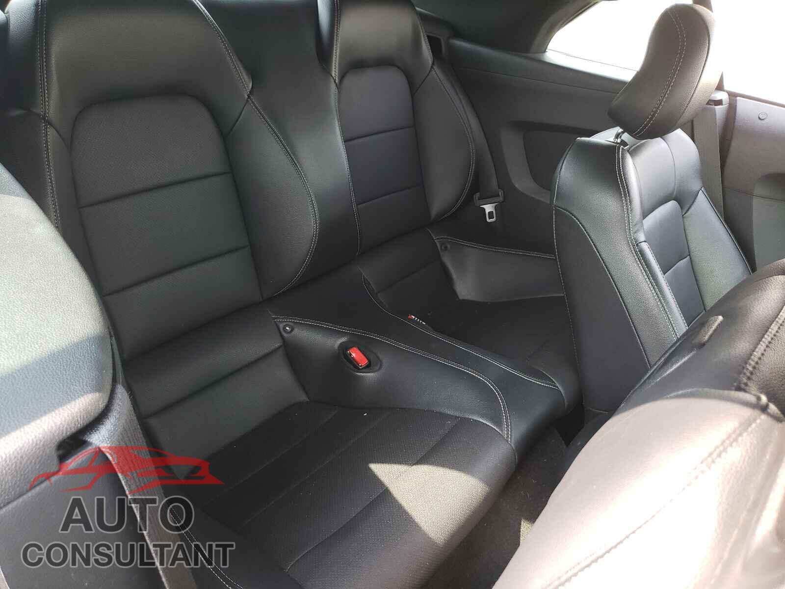 FORD MUSTANG 2017 - 1FATP8UH3H5258363