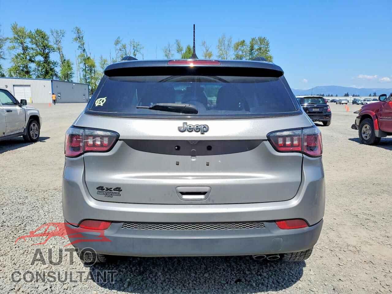 JEEP COMPASS 2018 - 3C4NJDBB7JT314791